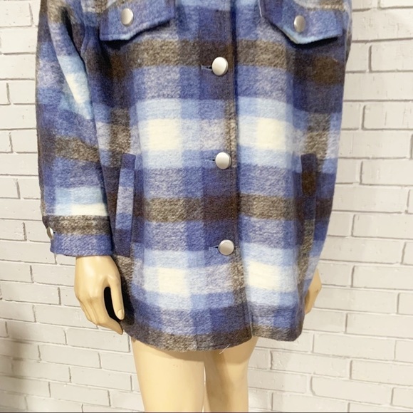 Zara Women’s Plaid Premium Overshirt - Picture 3 of 11